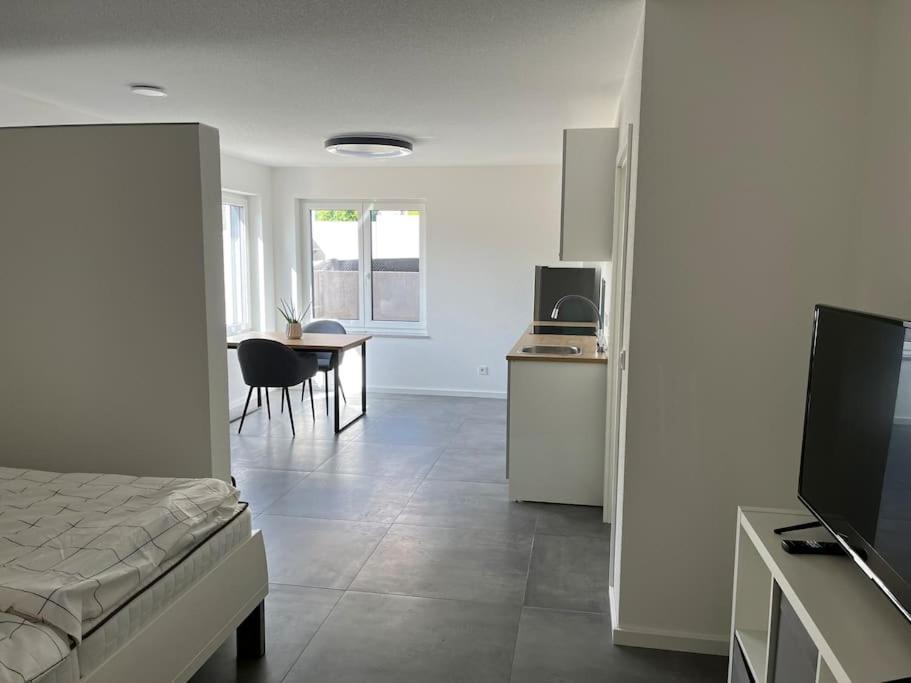 Schoenes 1 Zimmer Apartment Huefingen Bagian luar foto