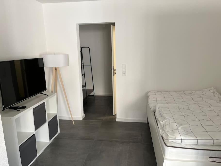 Schoenes 1 Zimmer Apartment Huefingen Bagian luar foto