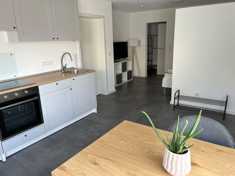 Schoenes 1 Zimmer Apartment Huefingen Bagian luar foto